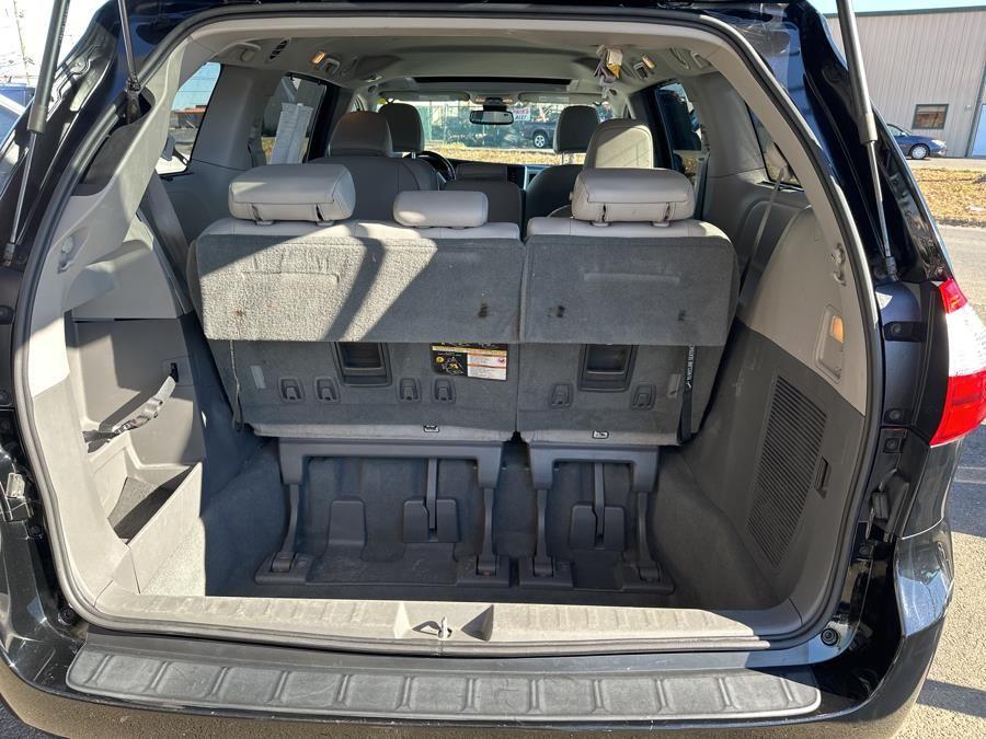 Vehicle image 15 of 35