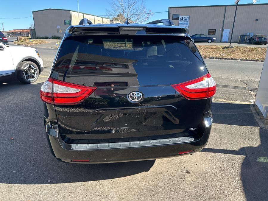 Vehicle image 16 of 35