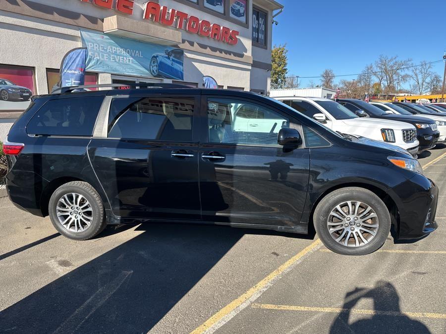 Vehicle image 4 of 35