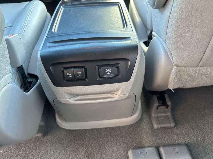 Vehicle image 24 of 35