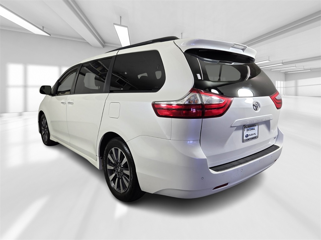 Vehicle image 6 of 39