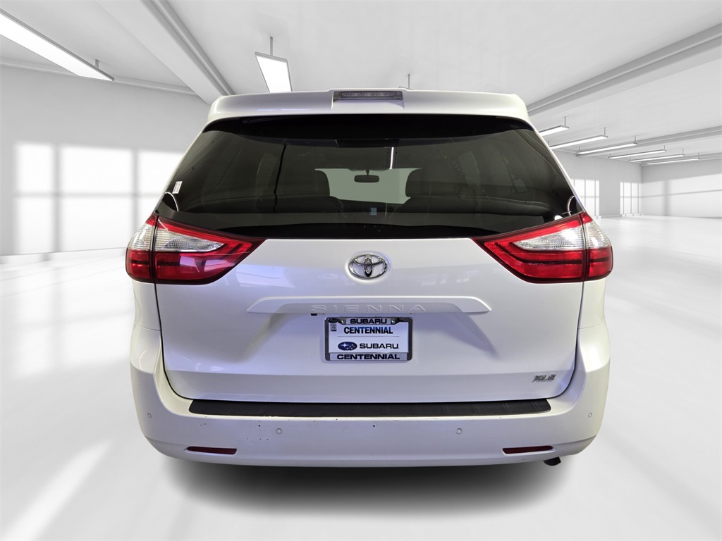 Vehicle image 5 of 39