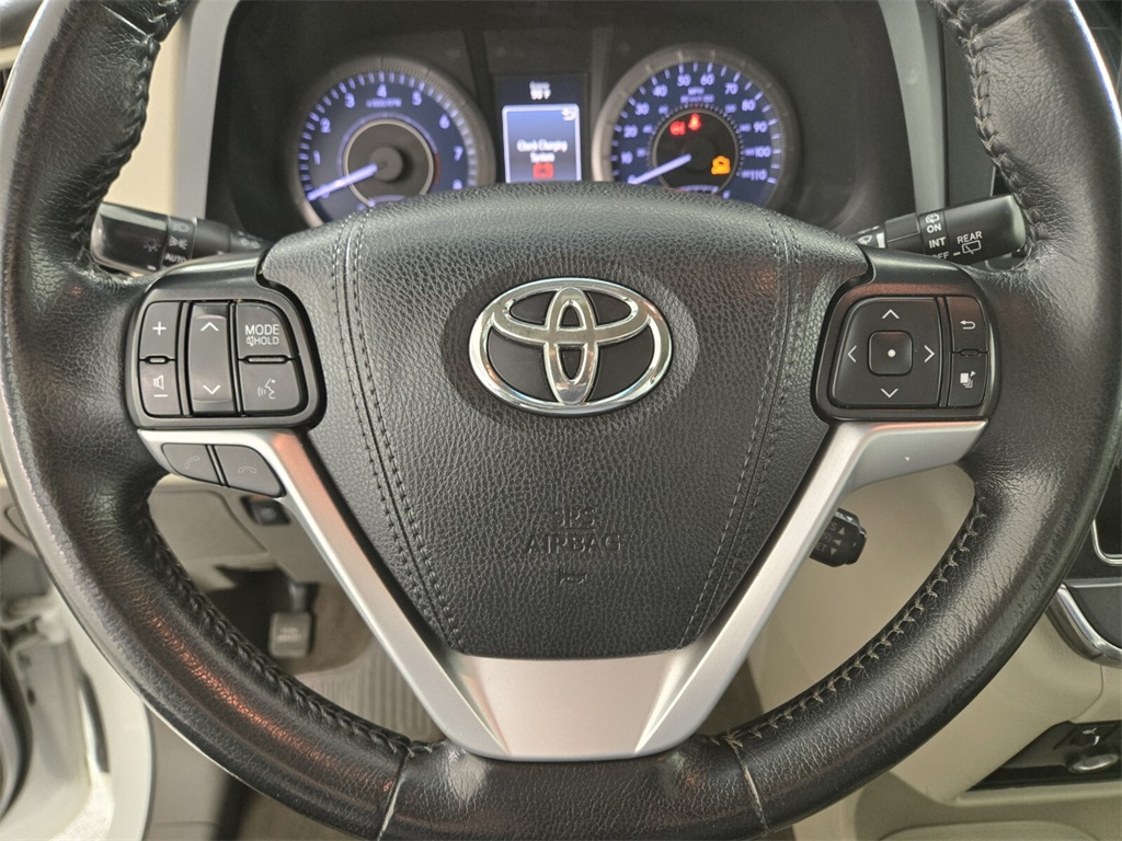 Vehicle image 24 of 39