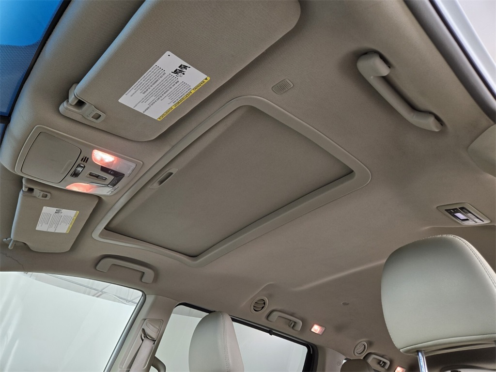 Vehicle image 13 of 39