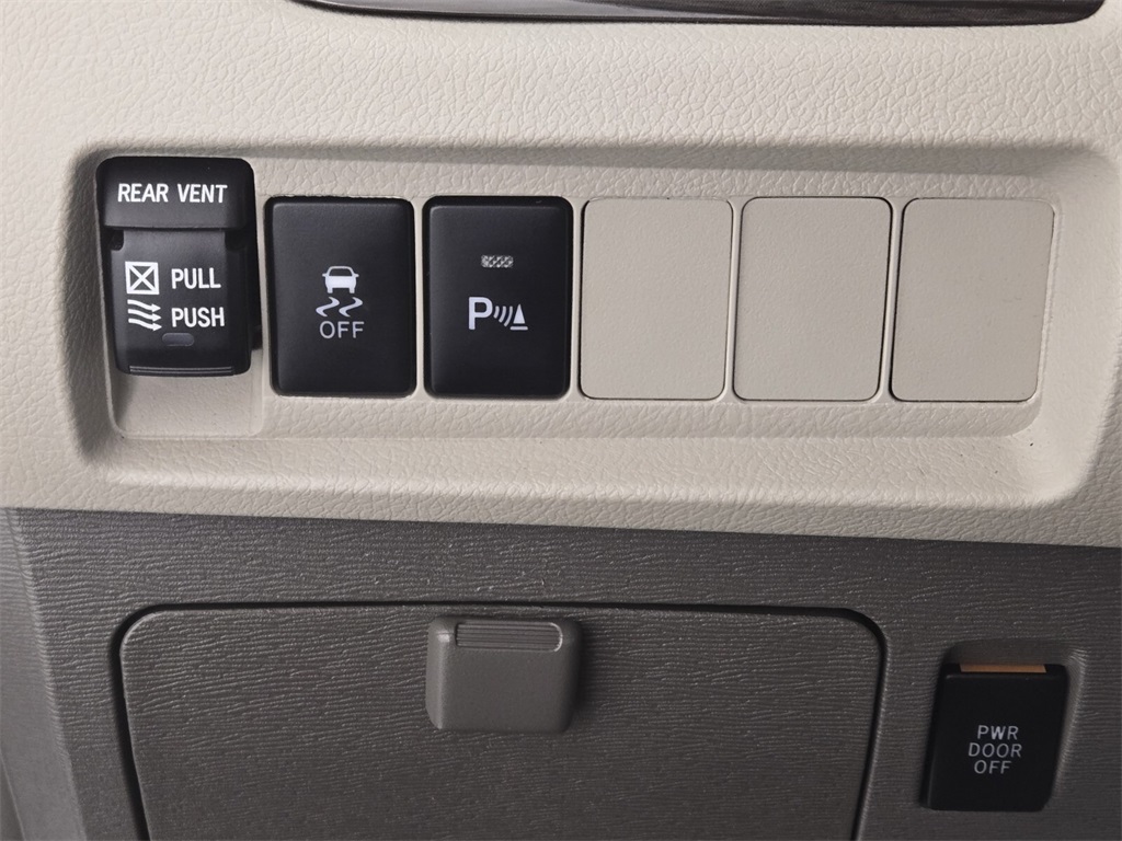 Vehicle image 23 of 39