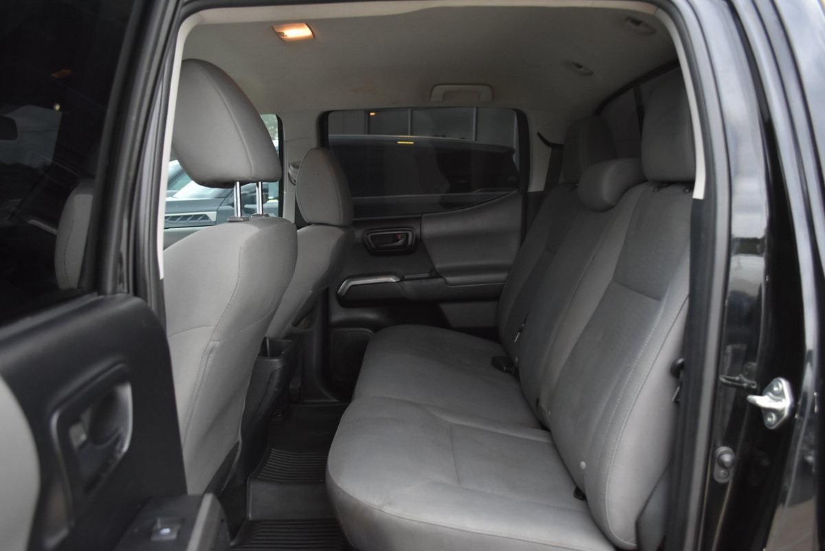 Vehicle image 28 of 34