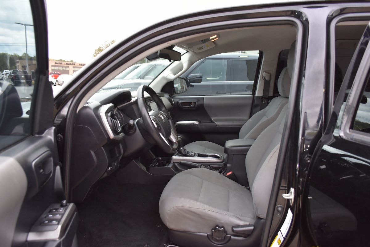 Vehicle image 29 of 34