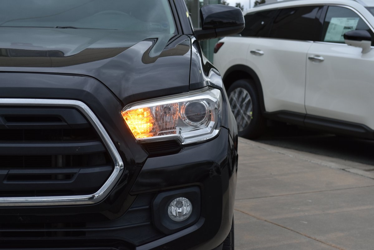 Vehicle image 13 of 34