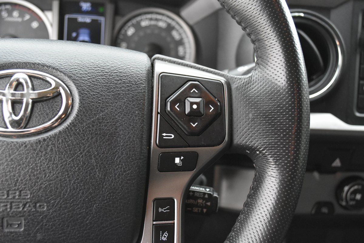 Vehicle image 25 of 34