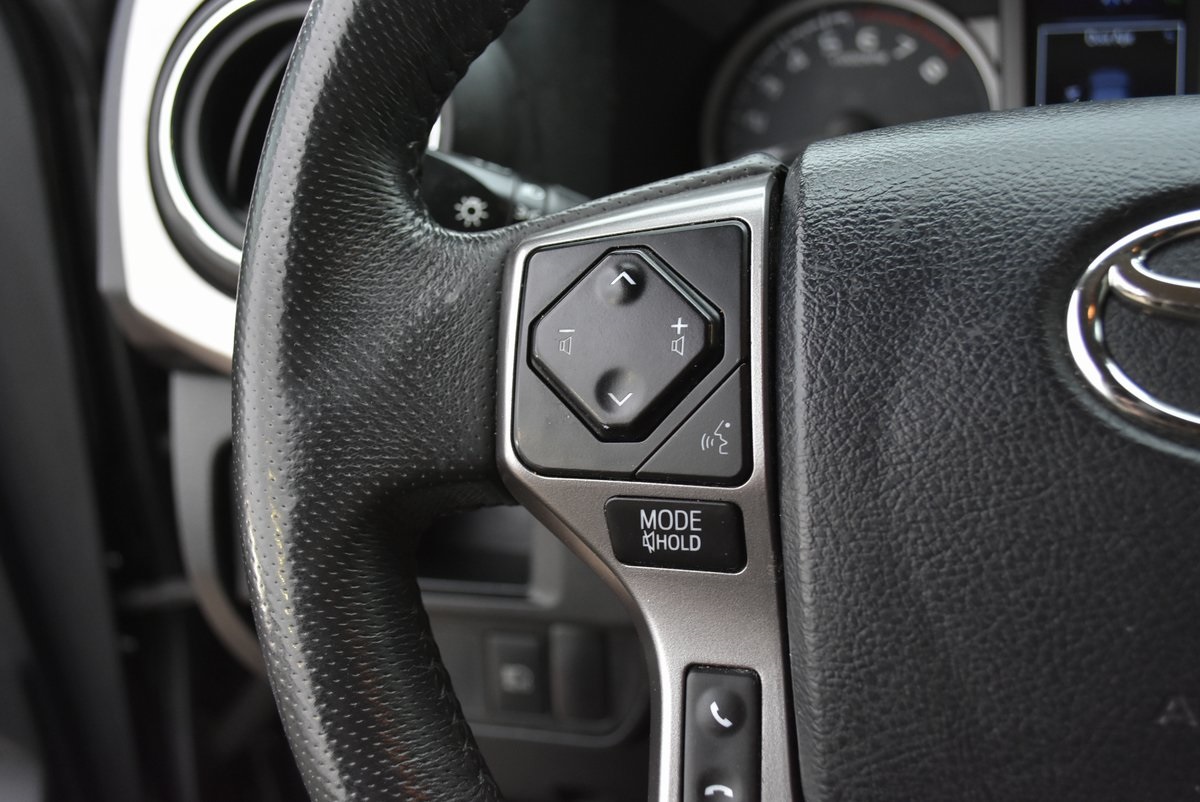 Vehicle image 26 of 34