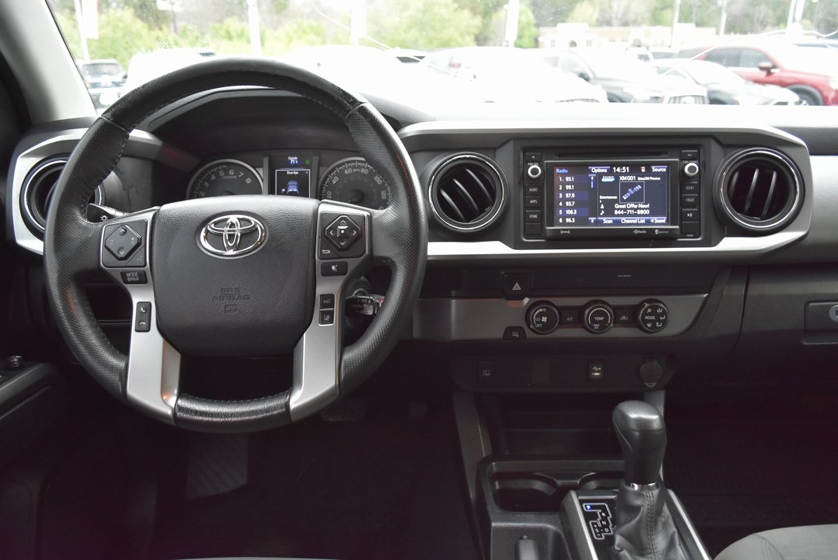 Vehicle image 17 of 34