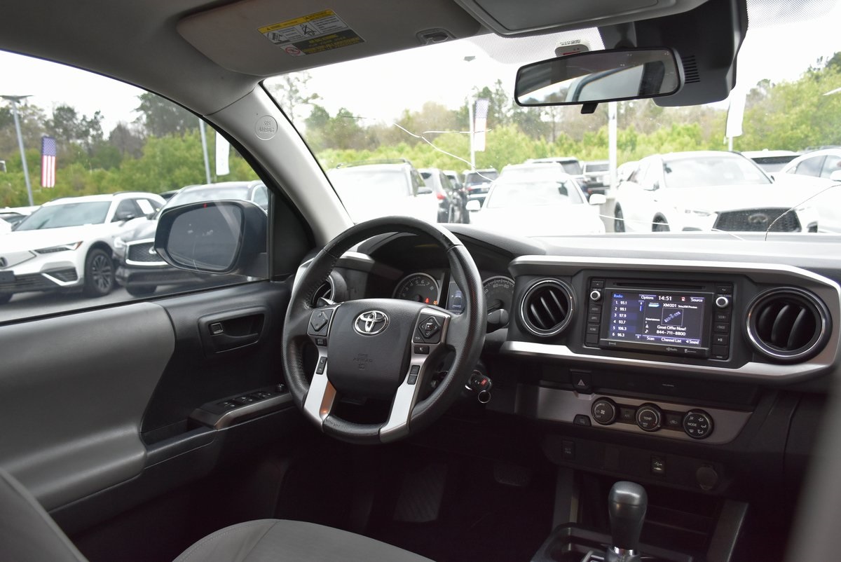 Vehicle image 19 of 34
