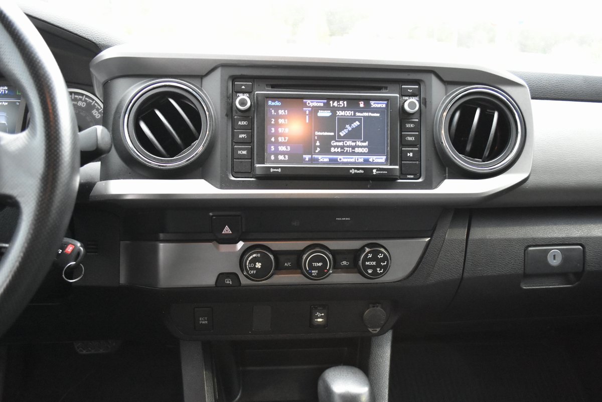 Vehicle image 18 of 34