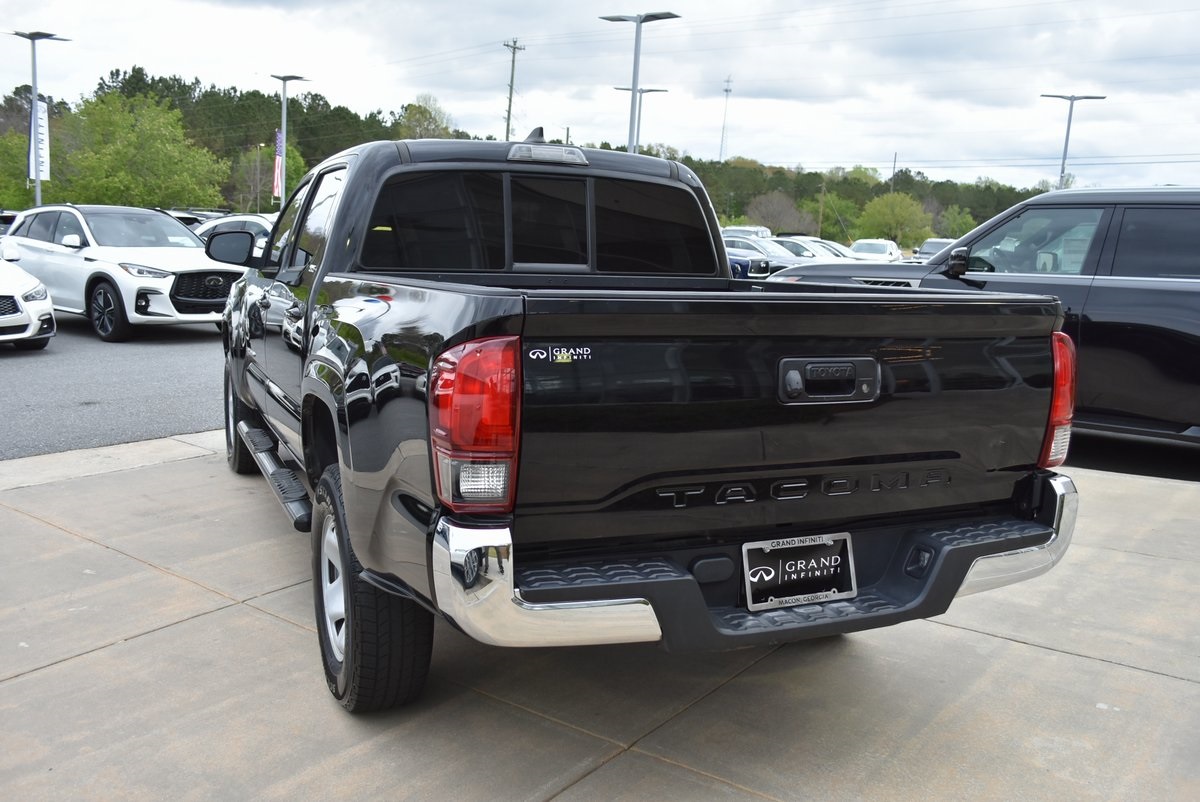 Vehicle image 15 of 34