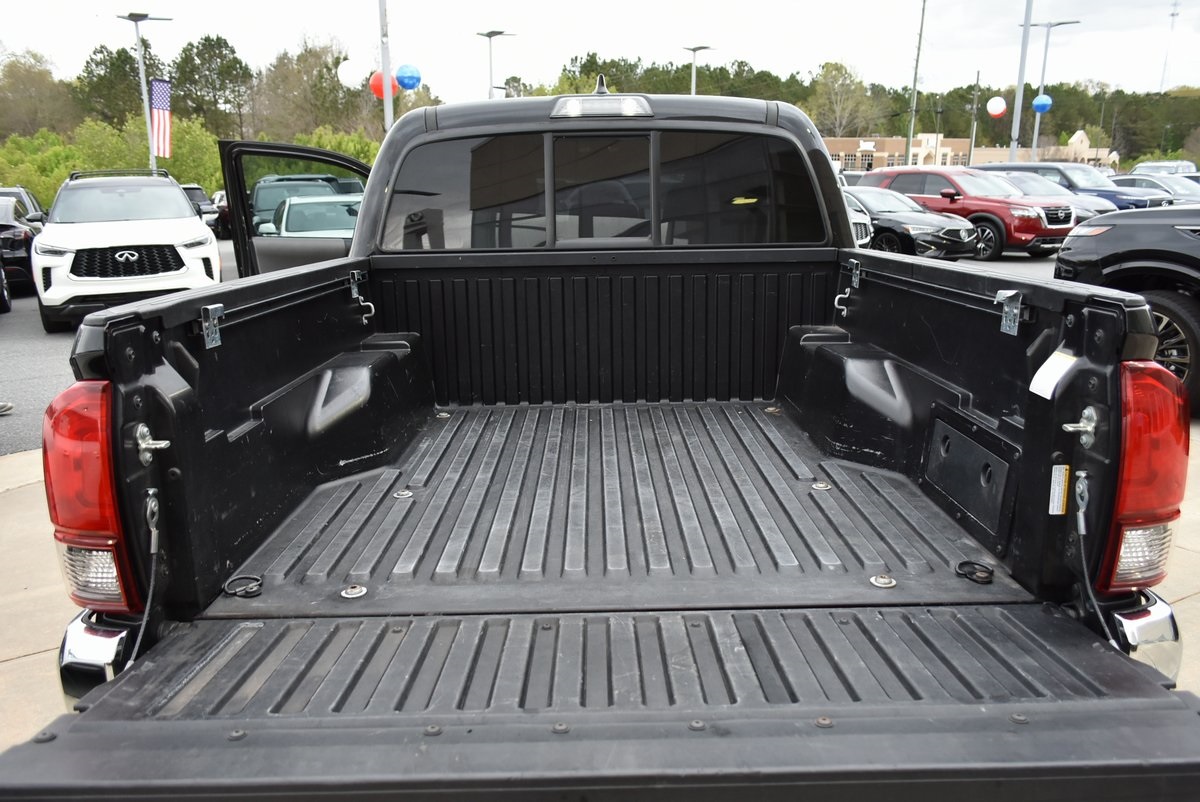 Vehicle image 32 of 34