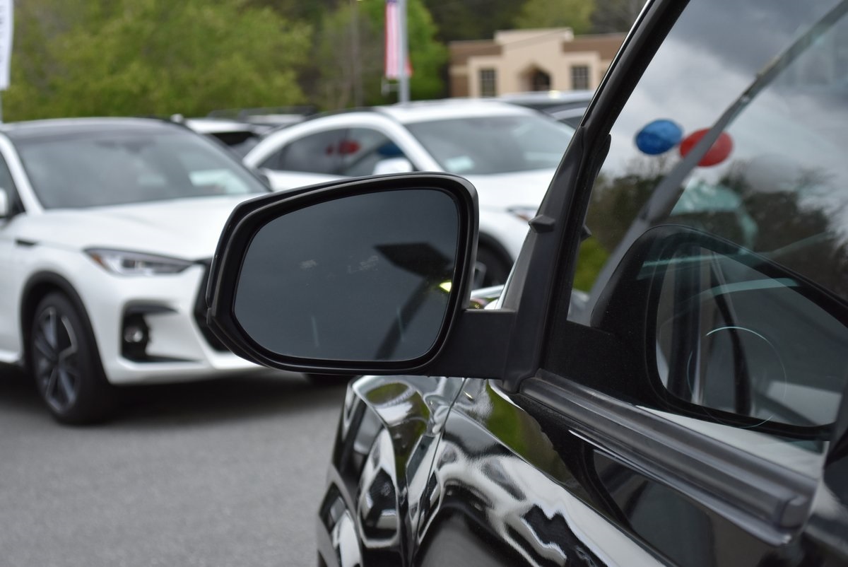 Vehicle image 16 of 34