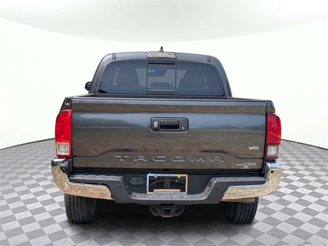 Vehicle image 8 of 30