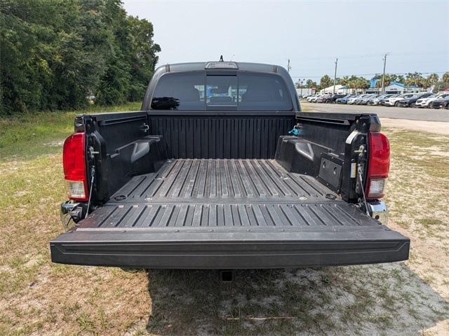 Vehicle image 13 of 30
