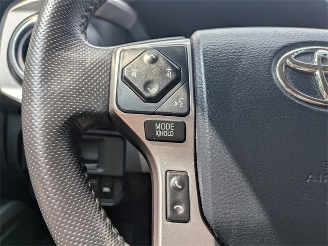 Vehicle image 26 of 30