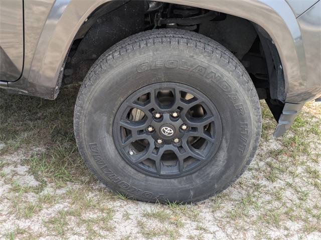 Vehicle image 12 of 30