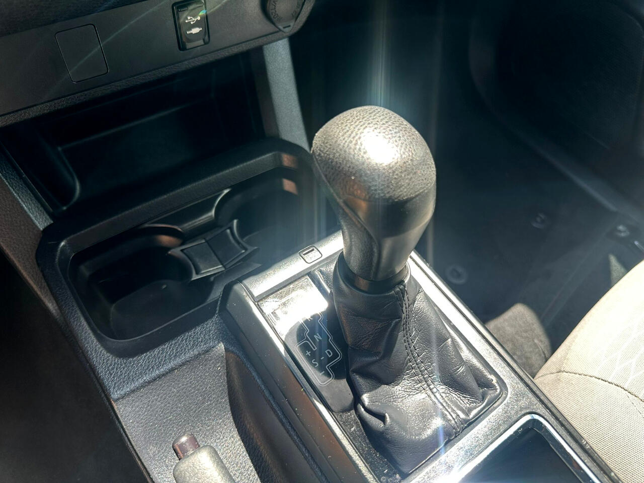 Vehicle image 13 of 14