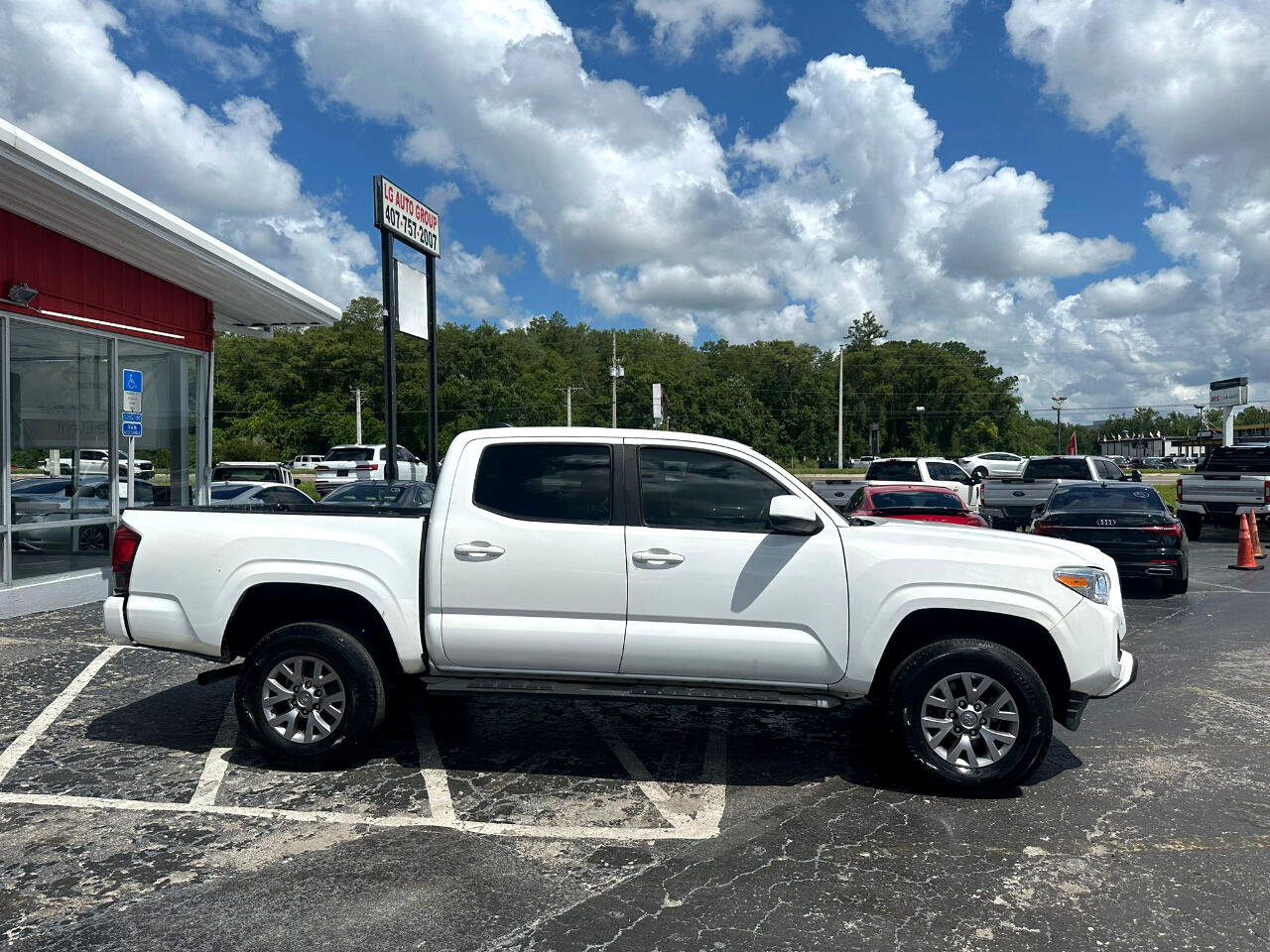 Vehicle image 5 of 14