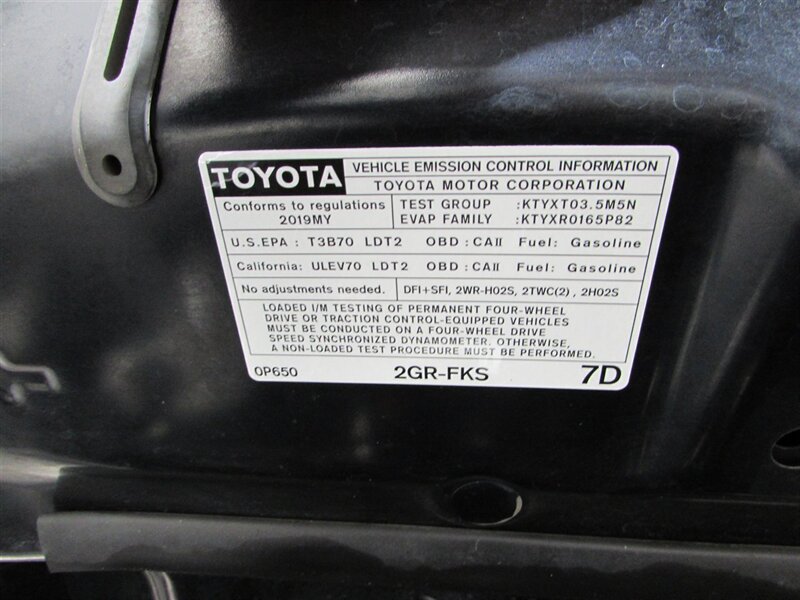 Vehicle image 17 of 34