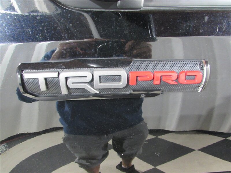 Vehicle image 11 of 34