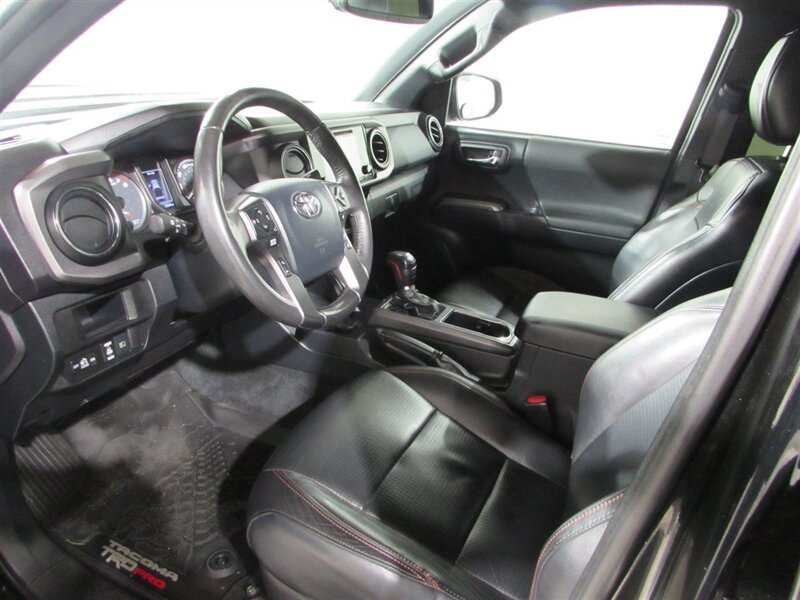 Vehicle image 18 of 34
