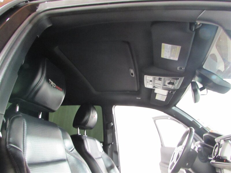 Vehicle image 25 of 34
