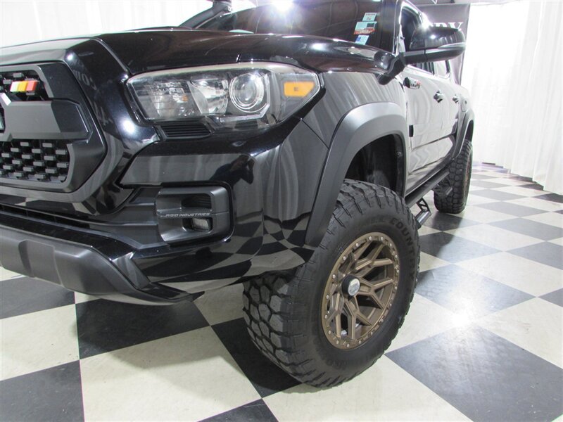Vehicle image 10 of 34