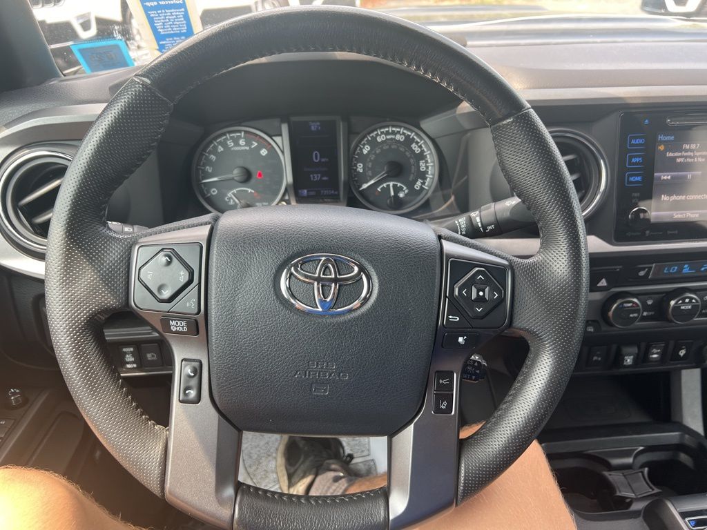 Vehicle image 23 of 41