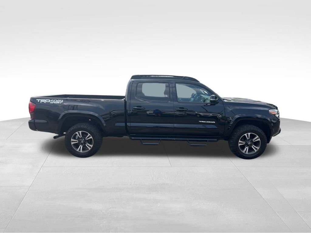 Vehicle image 5 of 41