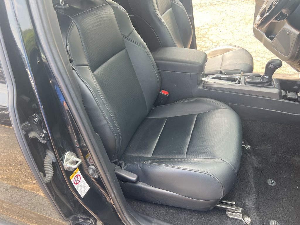 Vehicle image 16 of 41