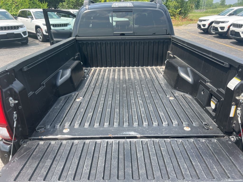 Vehicle image 15 of 41