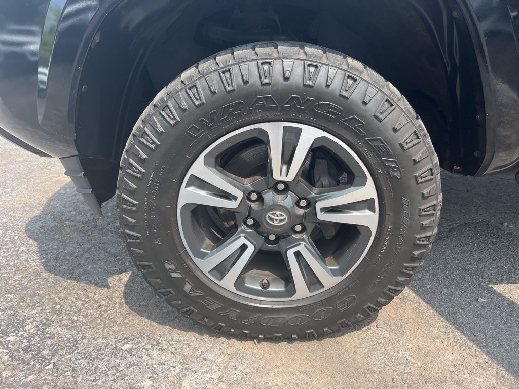 Vehicle image 11 of 41