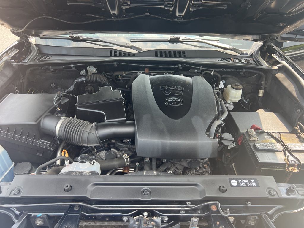 Vehicle image 10 of 41