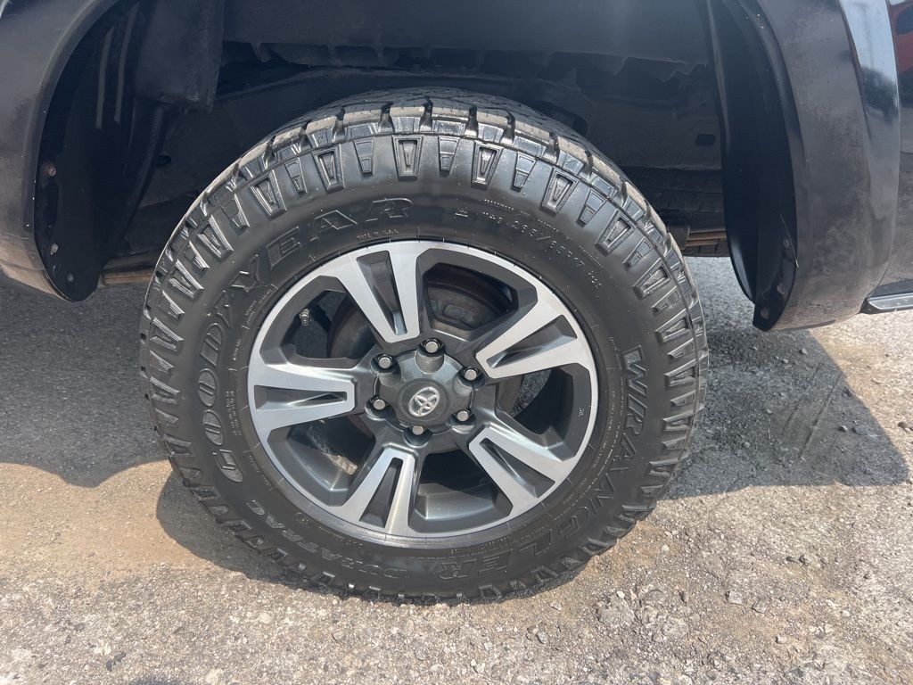 Vehicle image 12 of 41