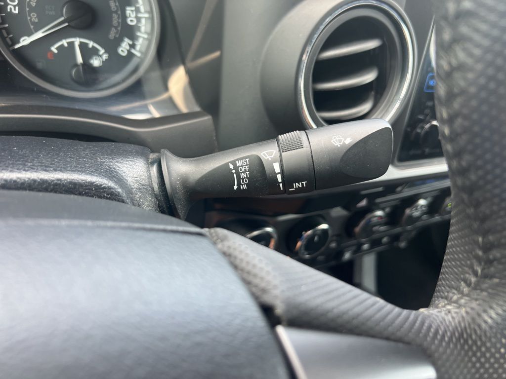 Vehicle image 36 of 41