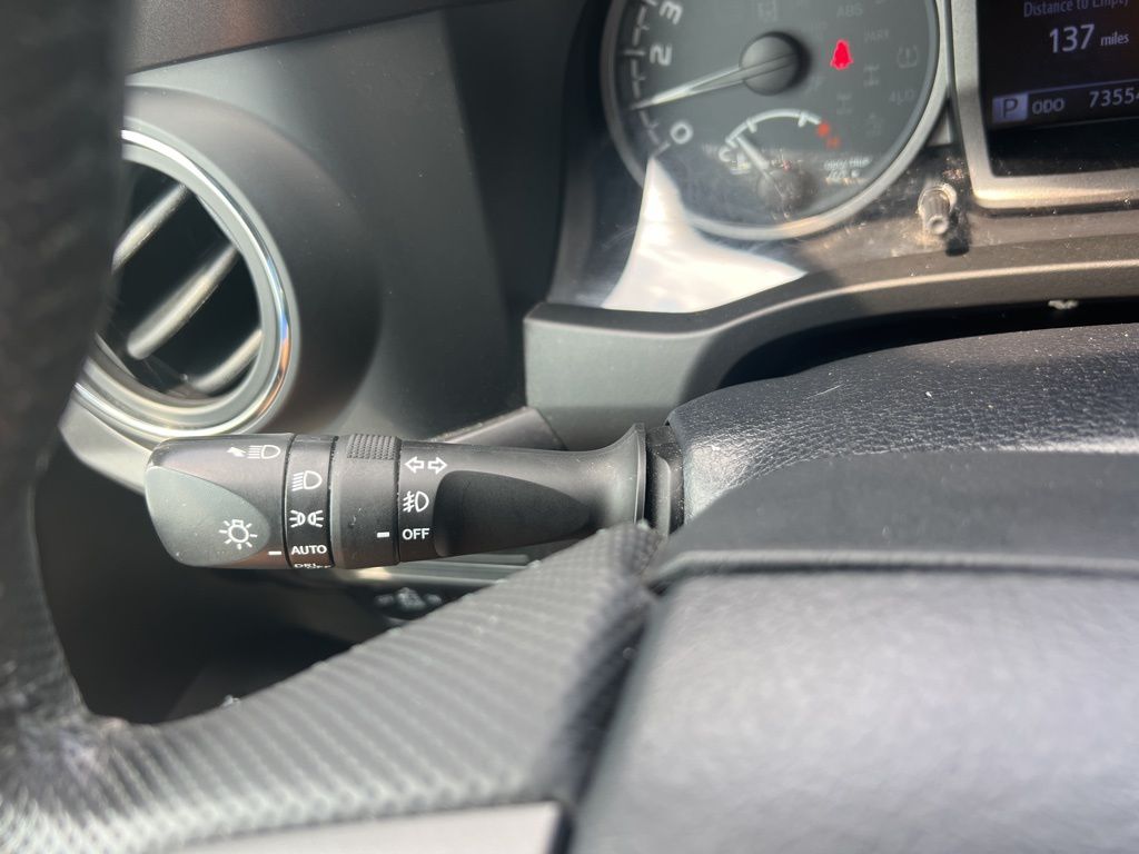 Vehicle image 35 of 41