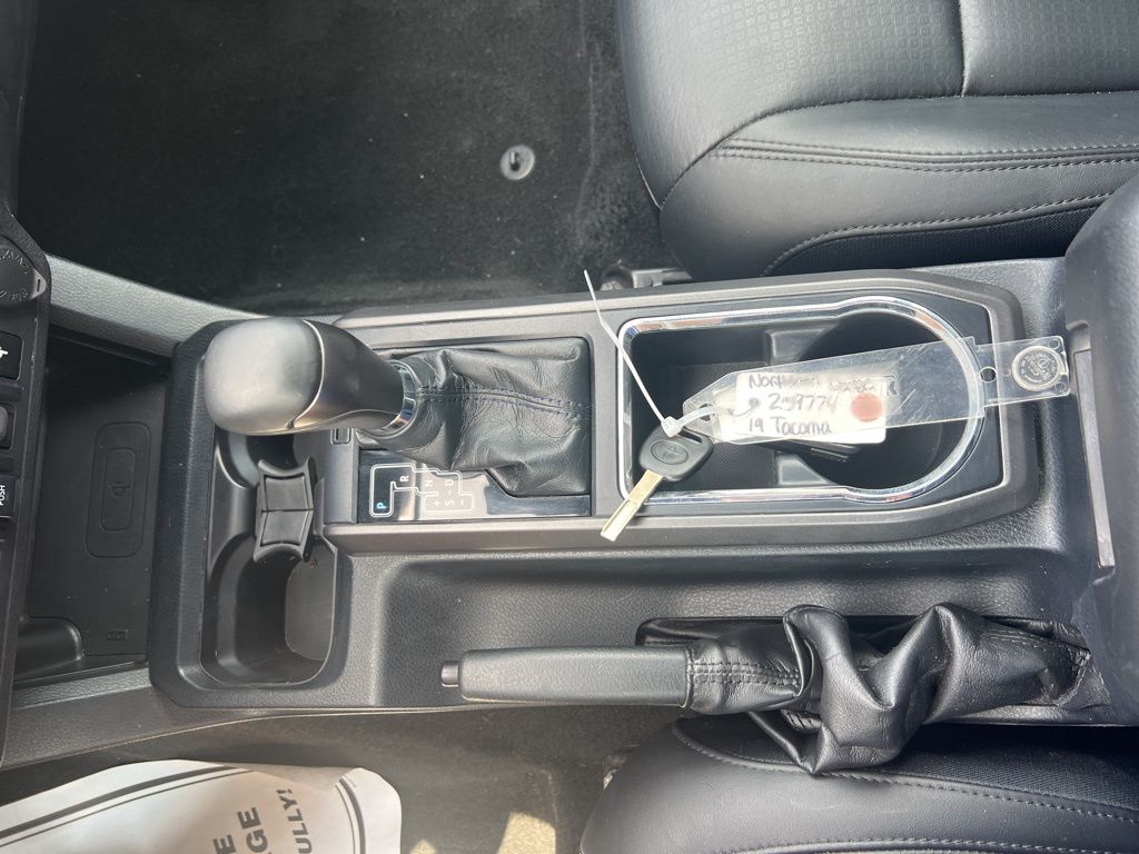 Vehicle image 39 of 41