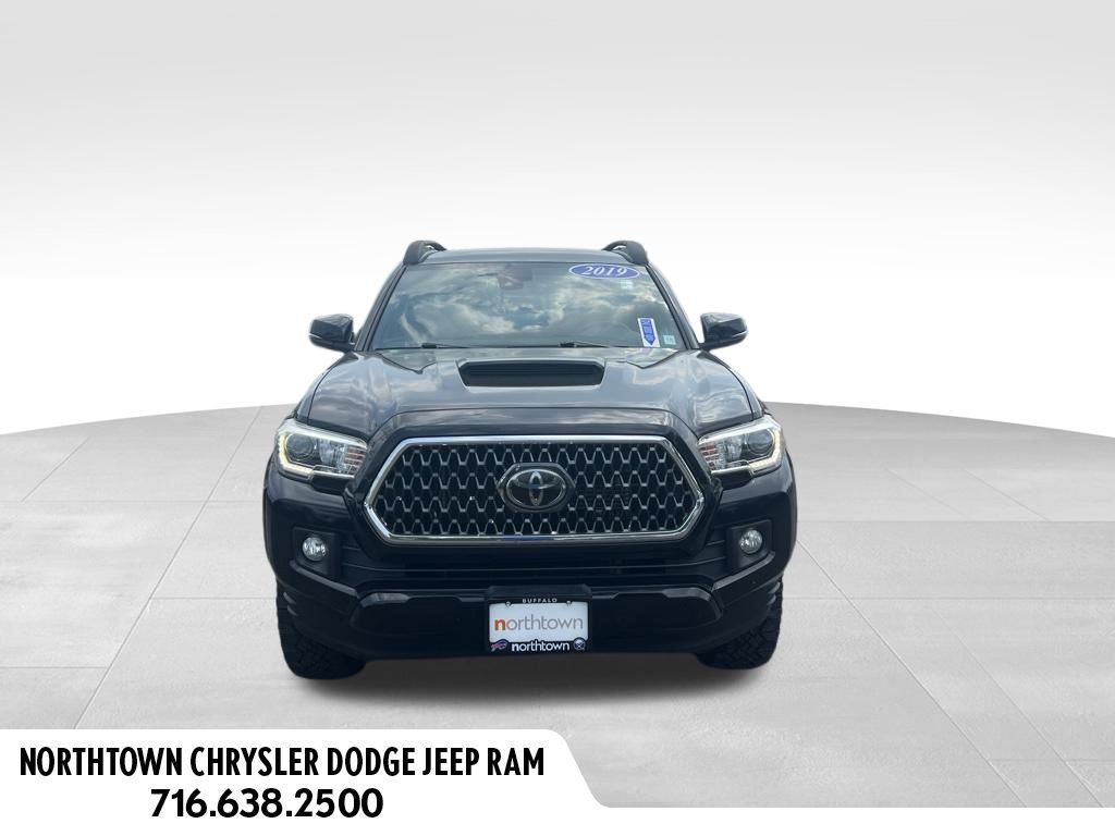 Vehicle image 2 of 41