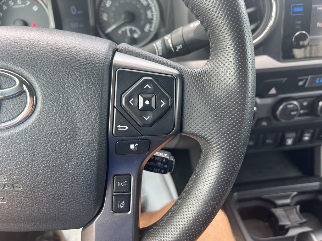 Vehicle image 34 of 41