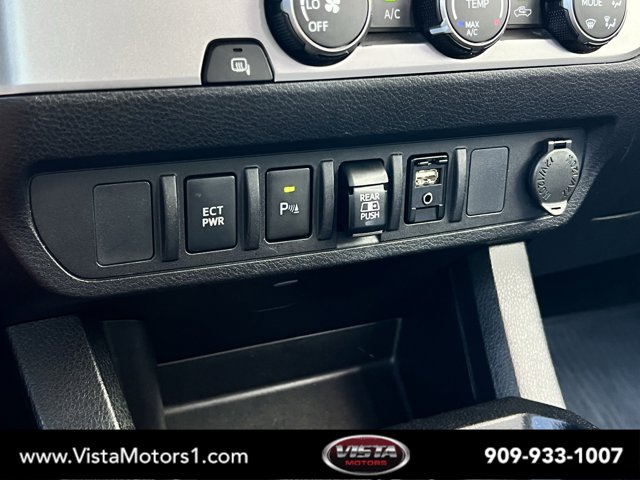 Vehicle image 19 of 27
