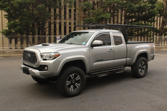 2019 Toyota Tacoma TRD Sport Image 1 of 27