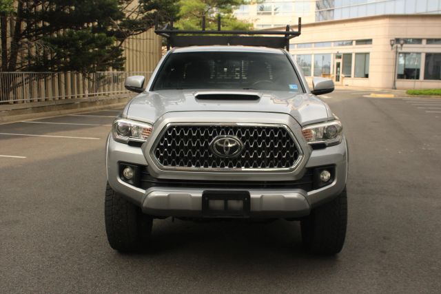 2019 Toyota Tacoma TRD Sport Image 2 of 27