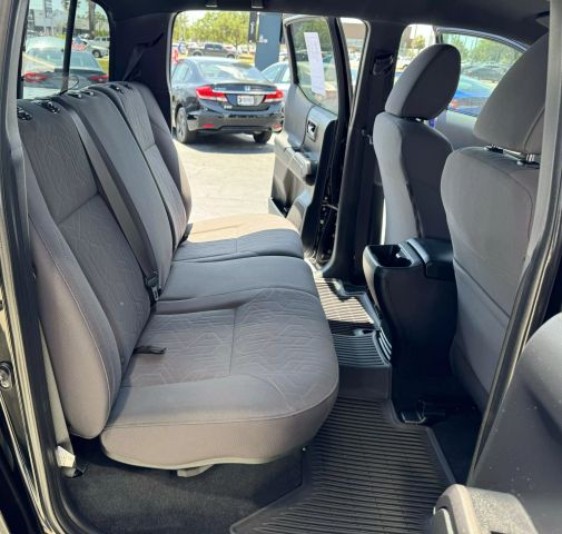 Vehicle image 17 of 41