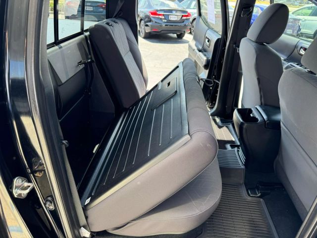 Vehicle image 19 of 41