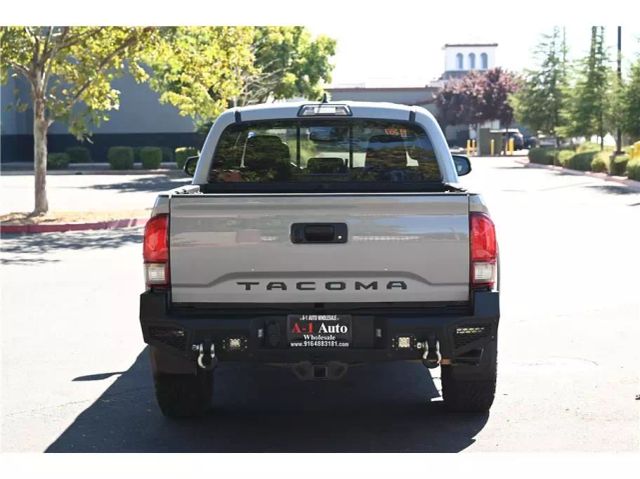 Vehicle image 6 of 33