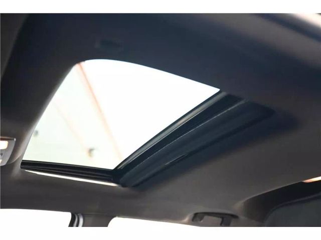 Vehicle image 24 of 33